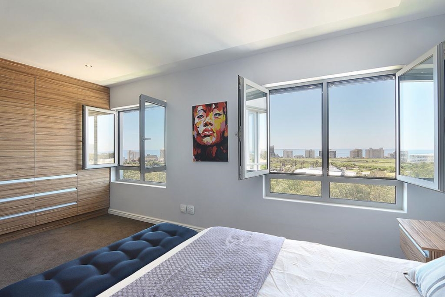 To Let 3 Bedroom Property for Rent in Green Point Western Cape